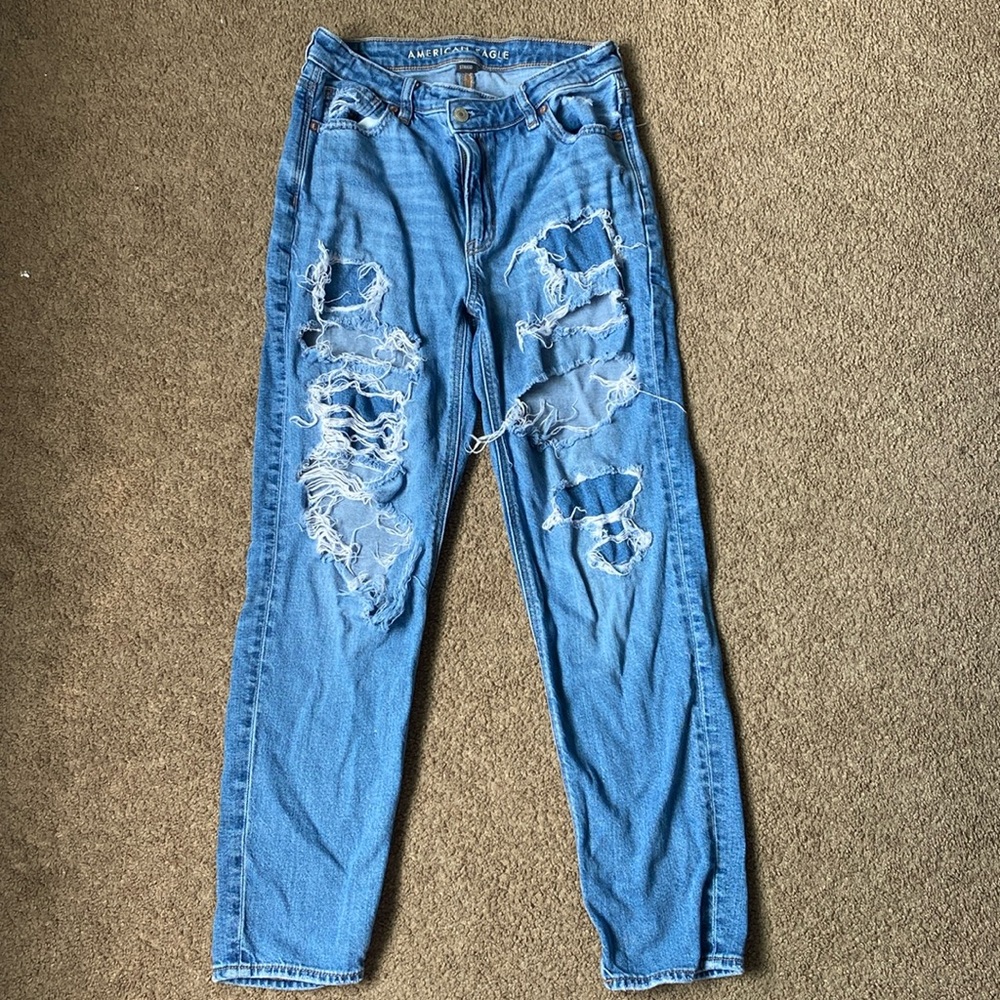 American Eagle Strigid Mom Jean